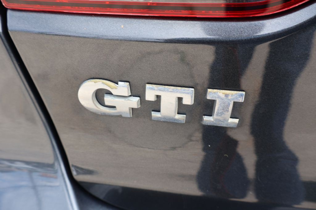 2013 Volkswagen GTI Image 12