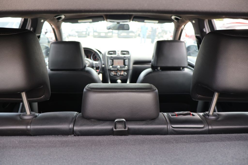 2013 Volkswagen GTI Image 16
