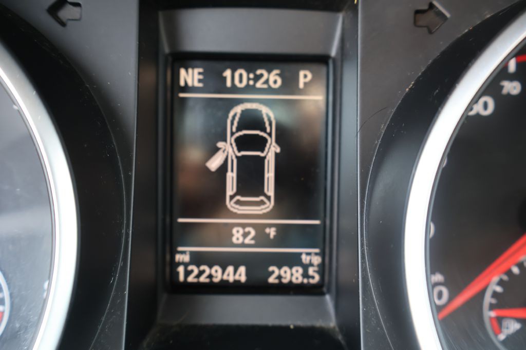 2013 Volkswagen GTI Image 26
