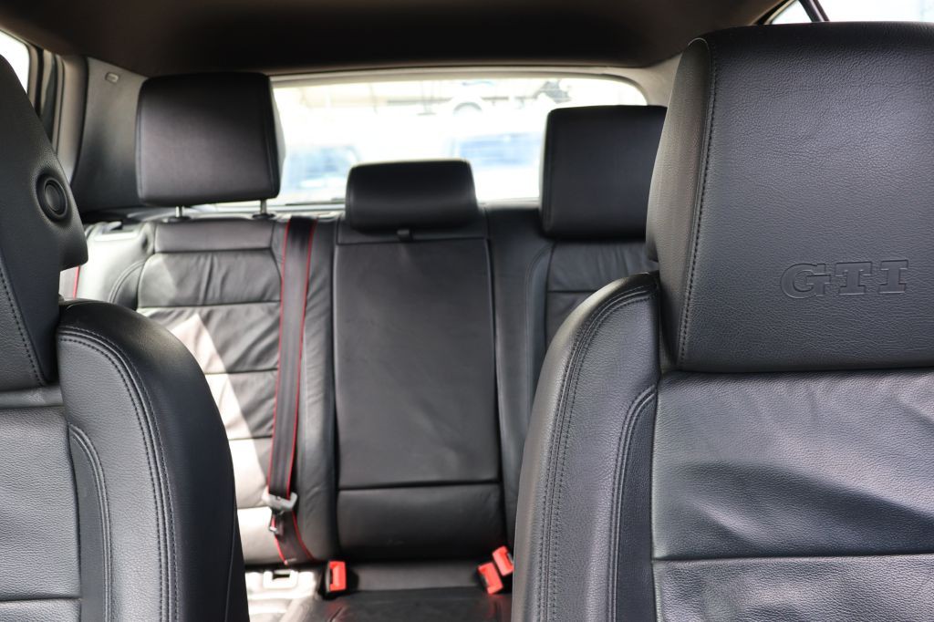 2013 Volkswagen GTI Image 39