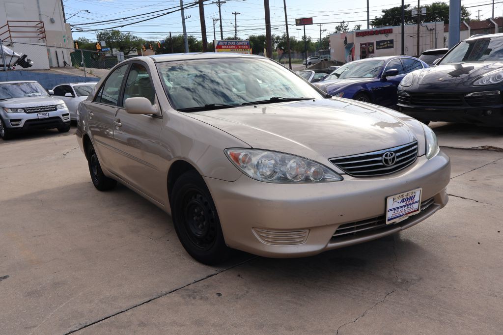 2005 Toyota Camry Image 1