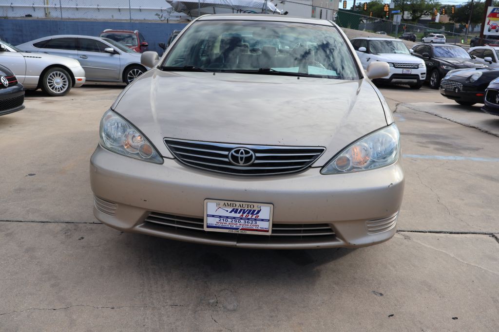 2005 Toyota Camry Image 2