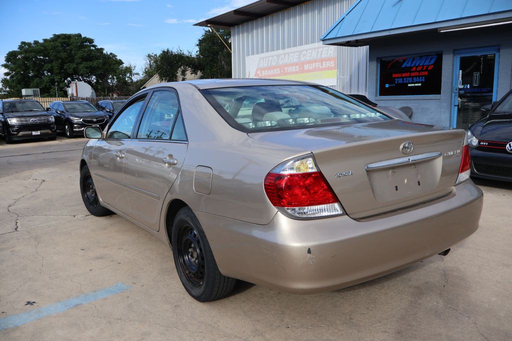 2005 Toyota Camry Image 5