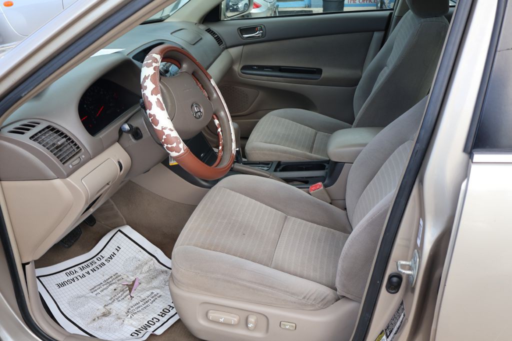 2005 Toyota Camry Image 17