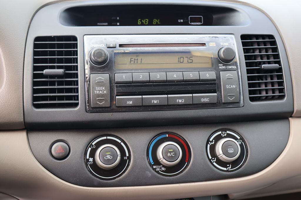 2005 Toyota Camry Image 21