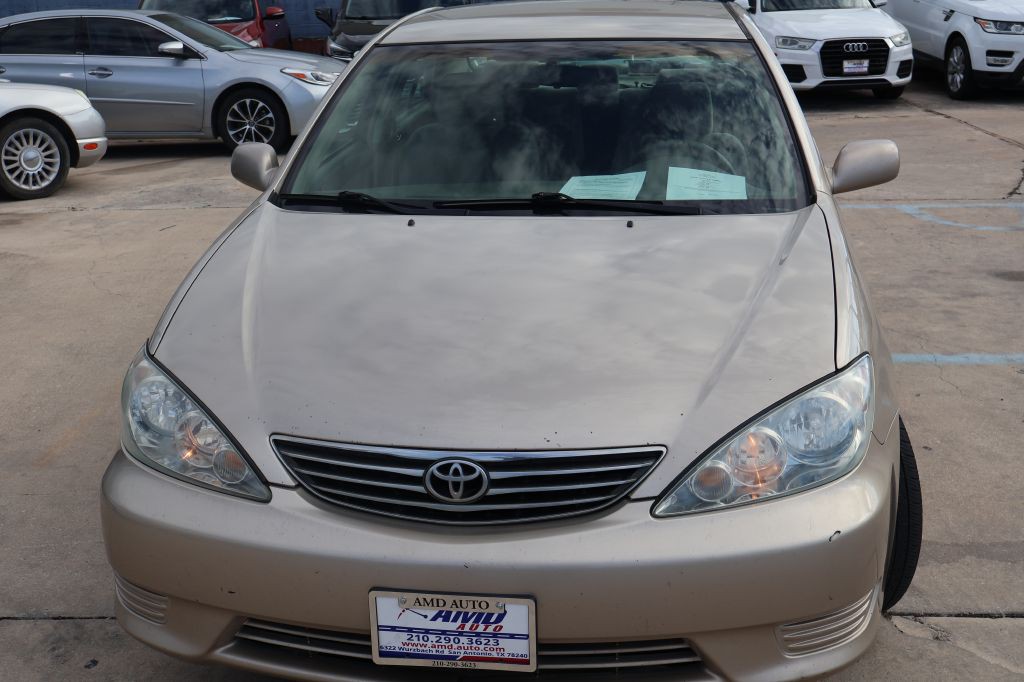 2005 Toyota Camry Image 25