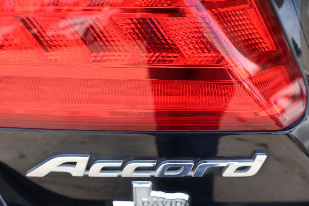 2015 Honda Accord Image 13