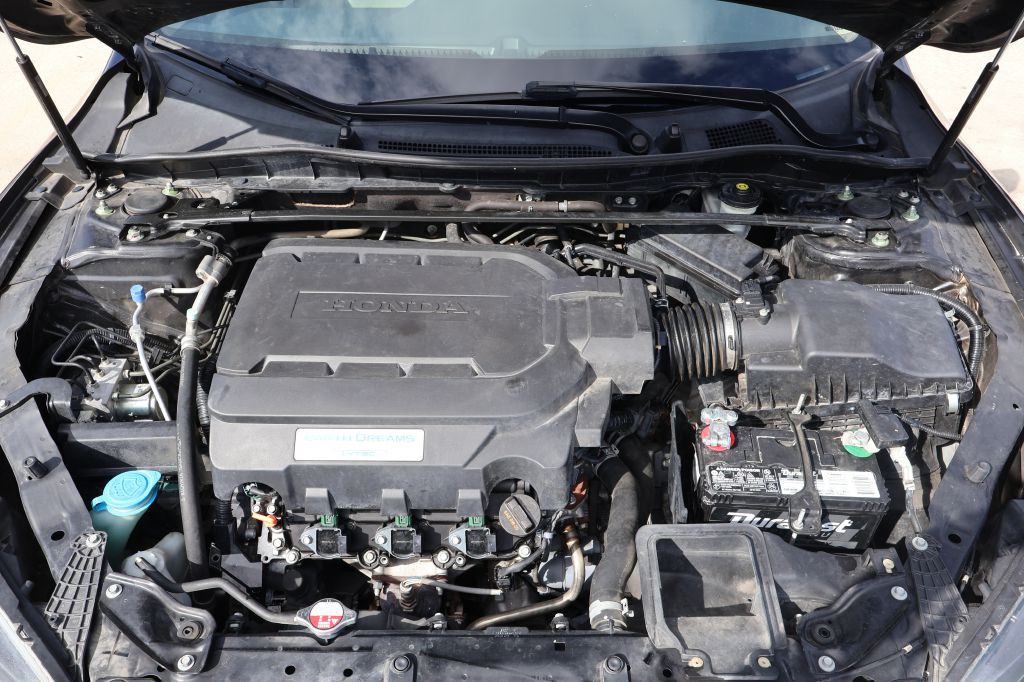 2015 Honda Accord Image 16