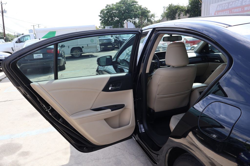 2015 Honda Accord Image 22