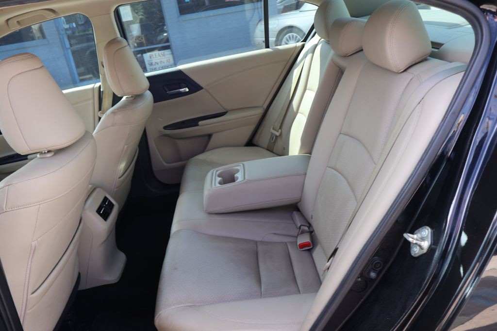 2015 Honda Accord Image 24