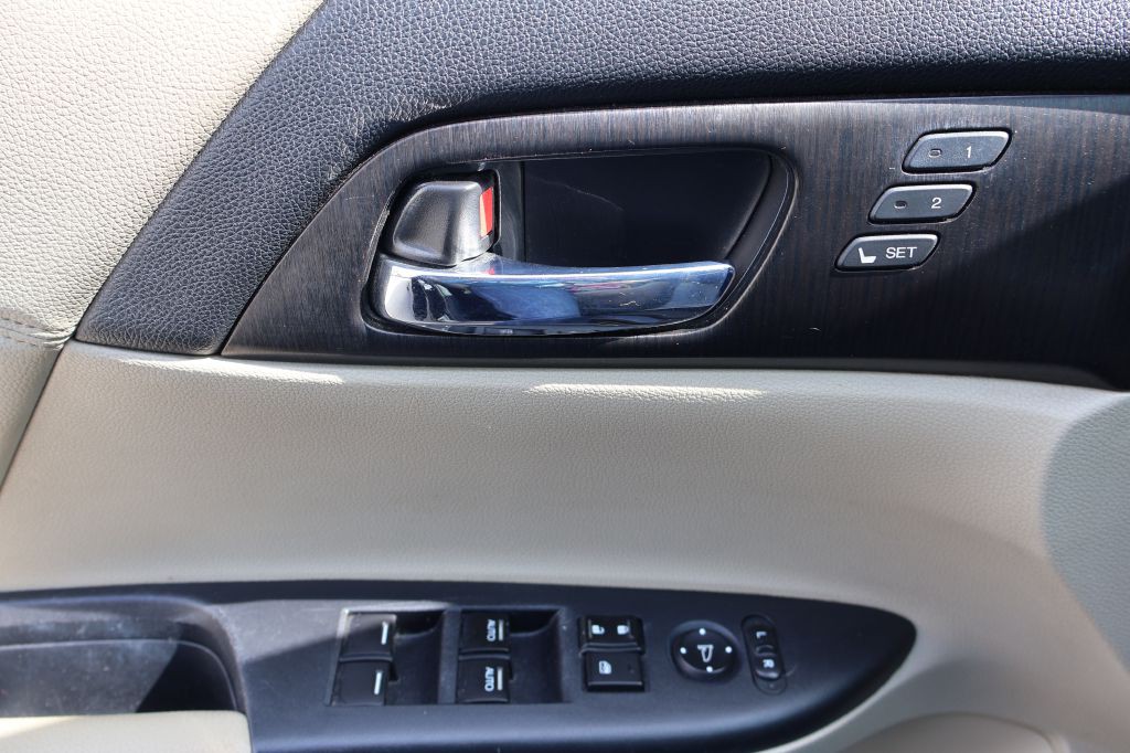 2015 Honda Accord Image 30