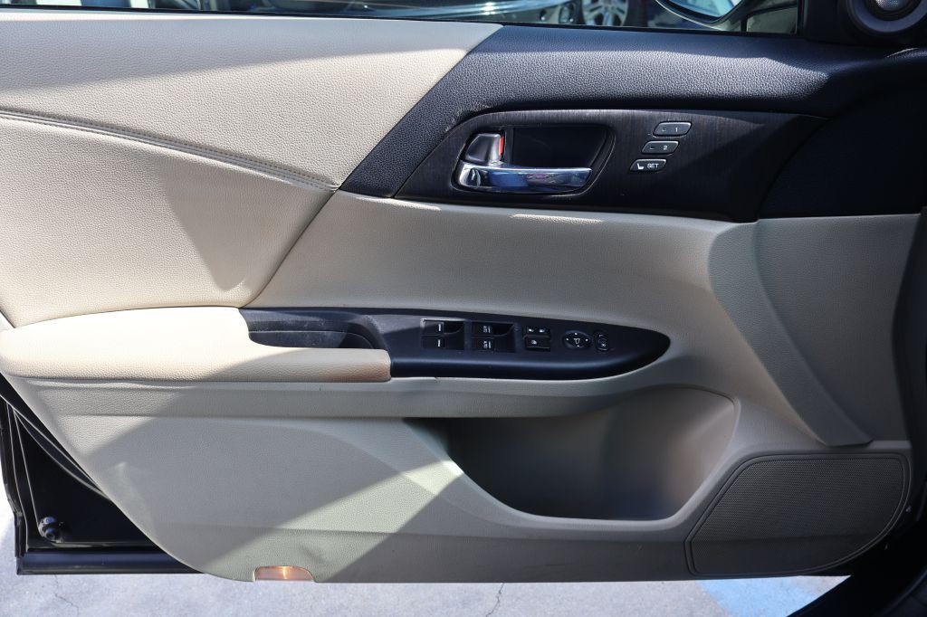 2015 Honda Accord Image 31
