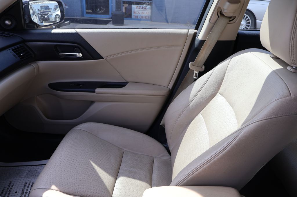 2015 Honda Accord Image 38