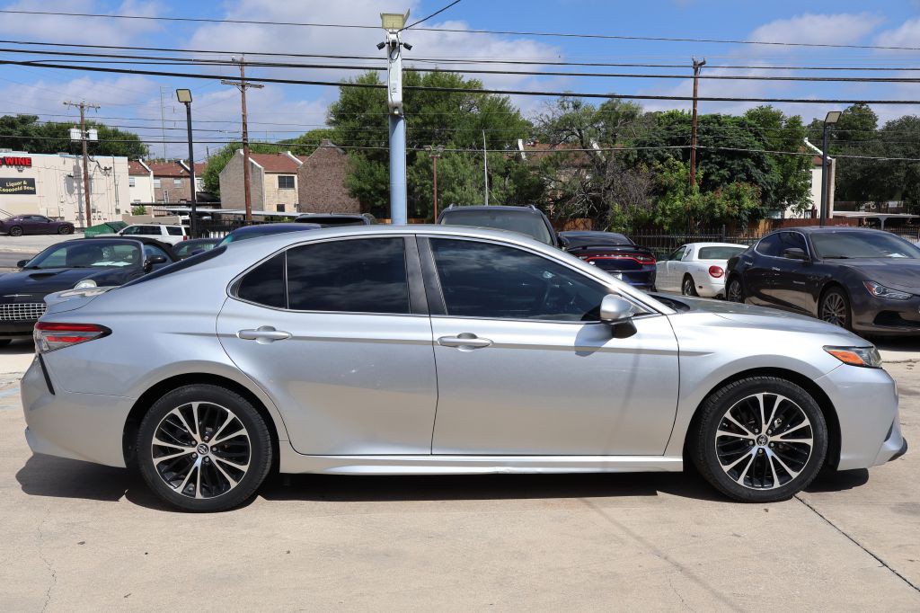 2018 Toyota Camry Image 8