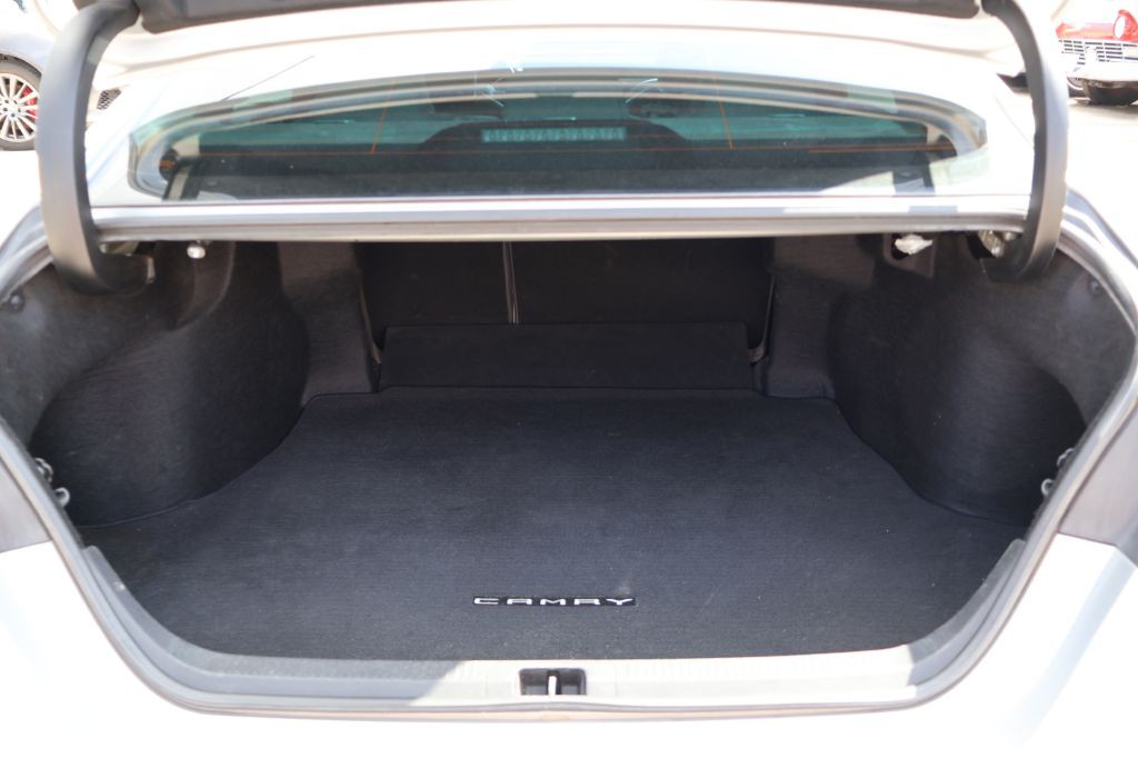2018 Toyota Camry Image 13