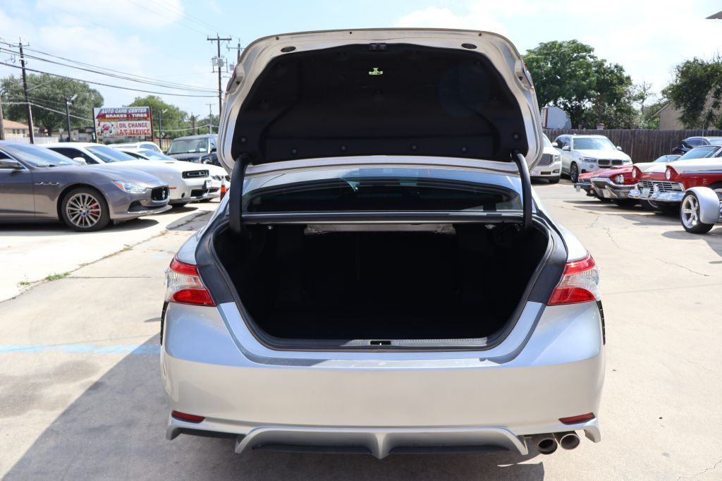 2018 Toyota Camry Image 14