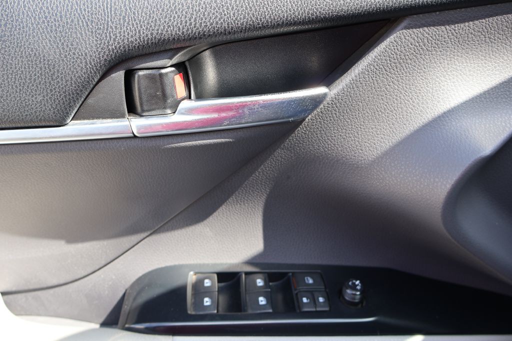 2018 Toyota Camry Image 24