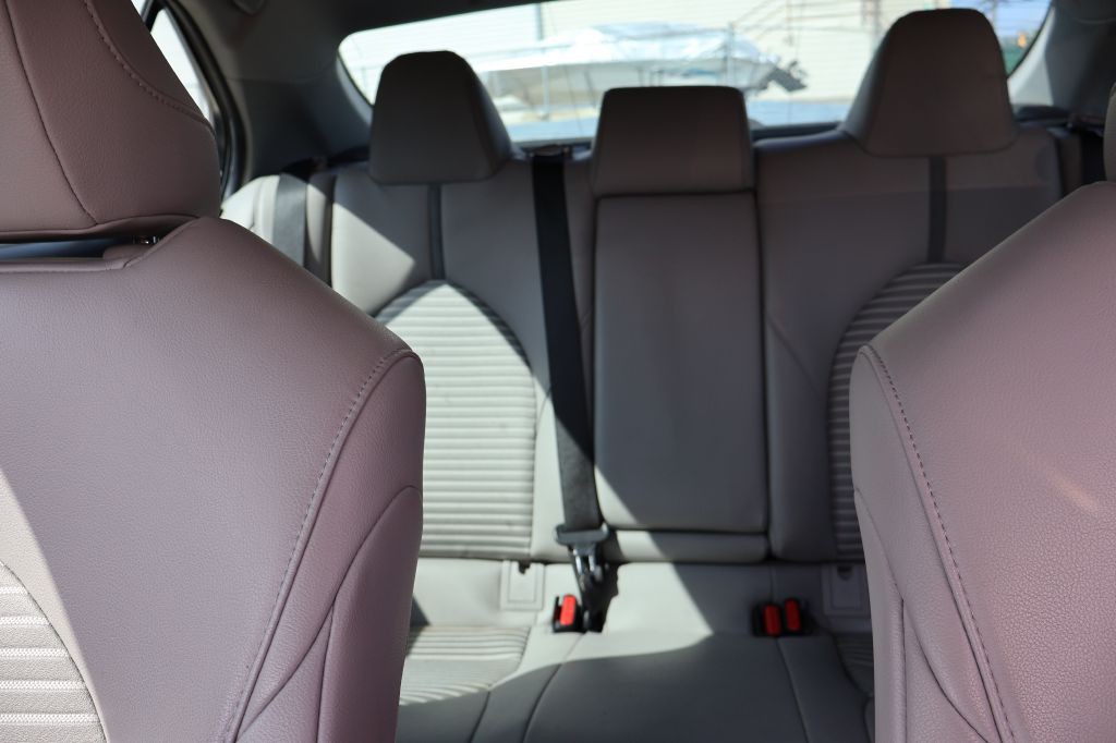 2018 Toyota Camry Image 33