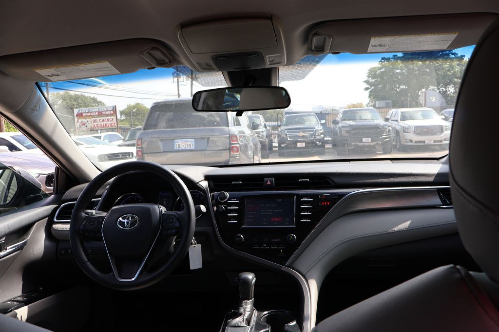 2018 Toyota Camry Image 34