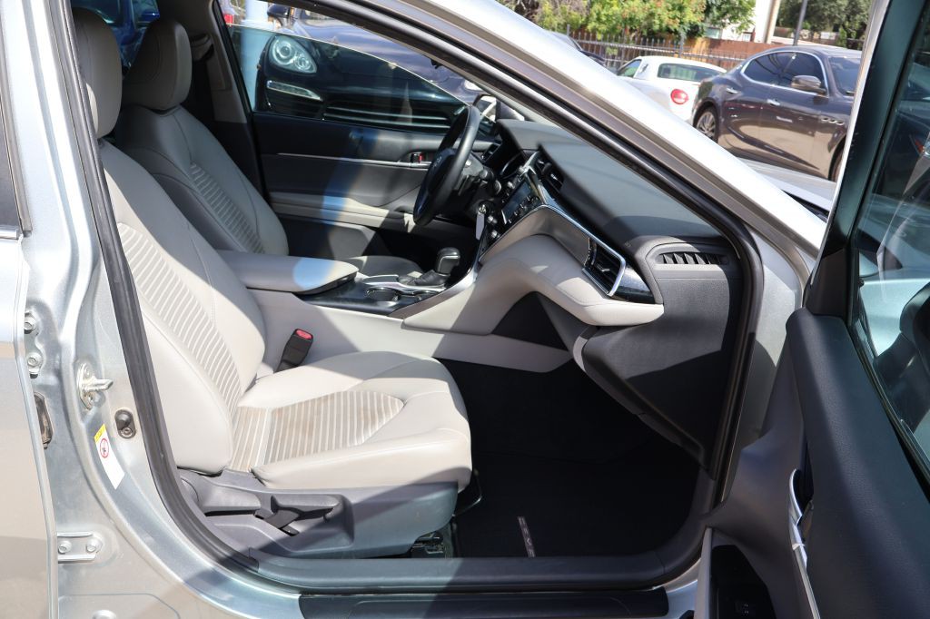 2018 Toyota Camry Image 38
