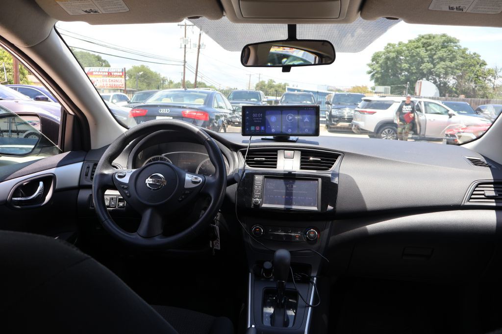 2019 Nissan Sentra Image 32