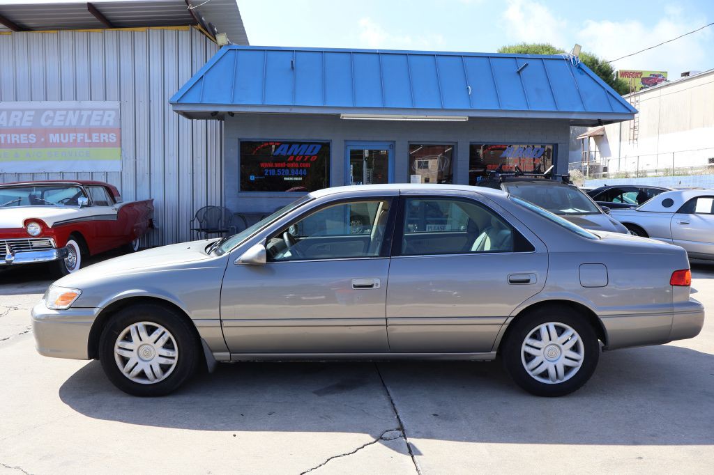 2001 Toyota Camry Image 4