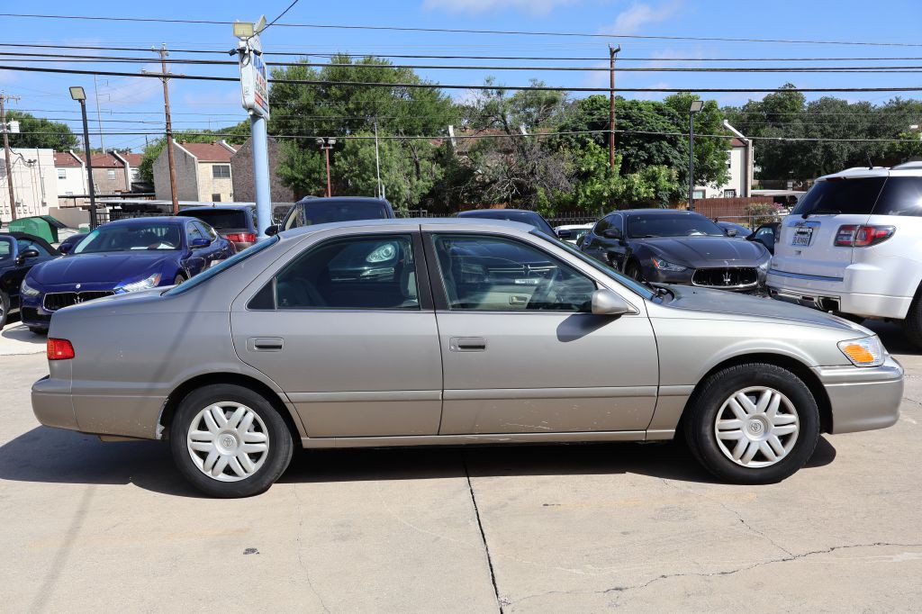 2001 Toyota Camry Image 8