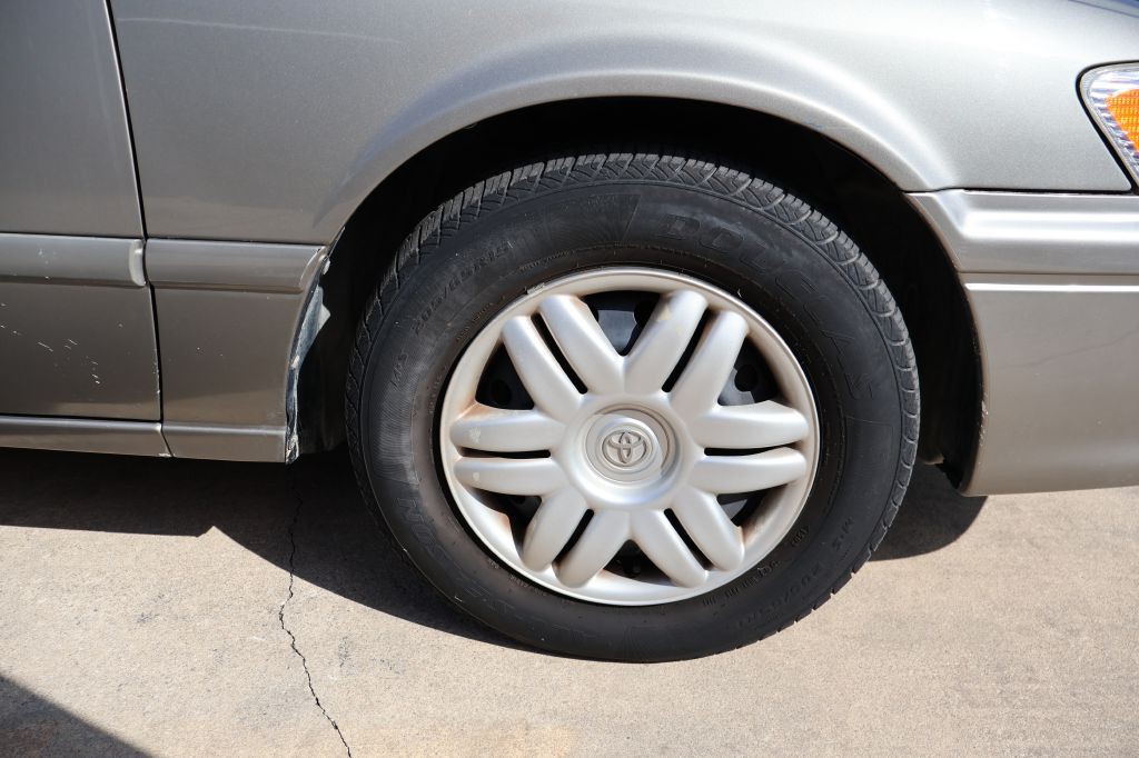 2001 Toyota Camry Image 9