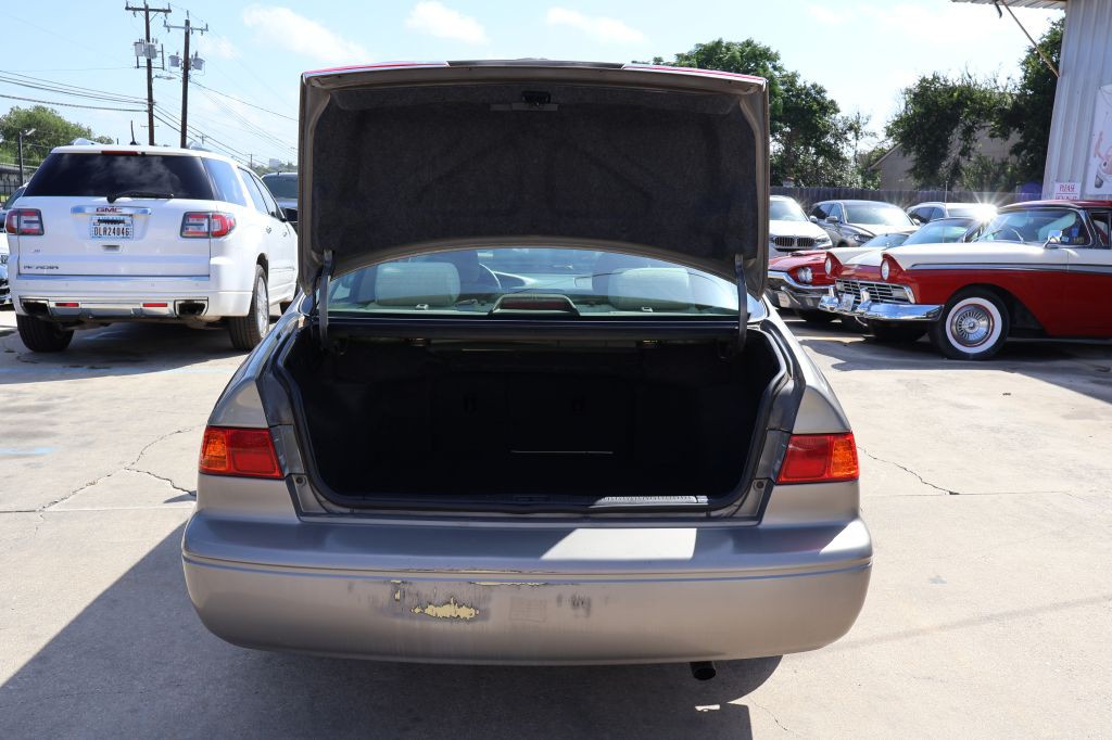 2001 Toyota Camry Image 14