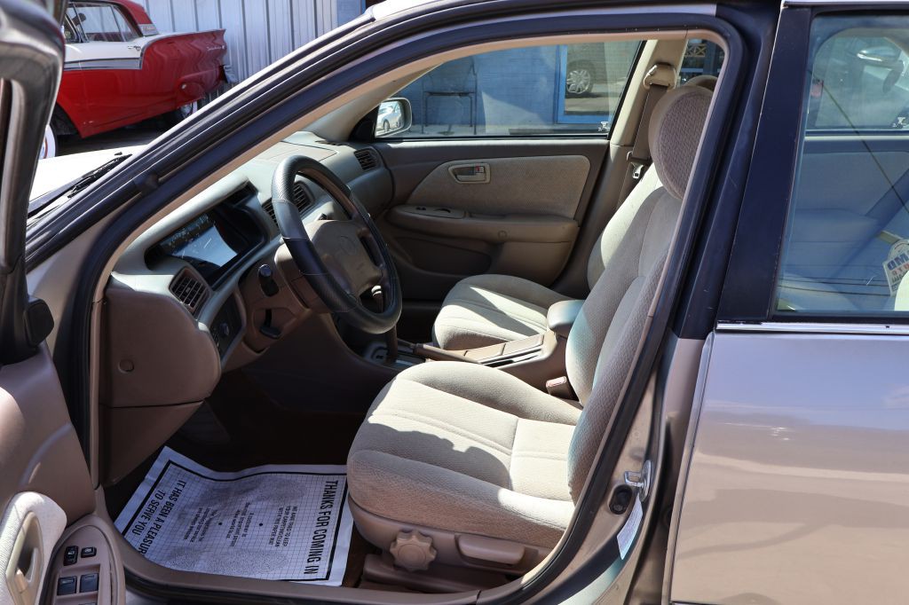 2001 Toyota Camry Image 16
