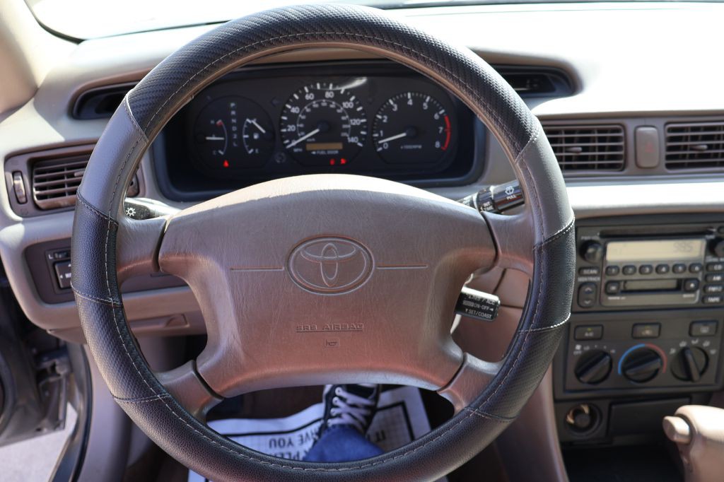 2001 Toyota Camry Image 19