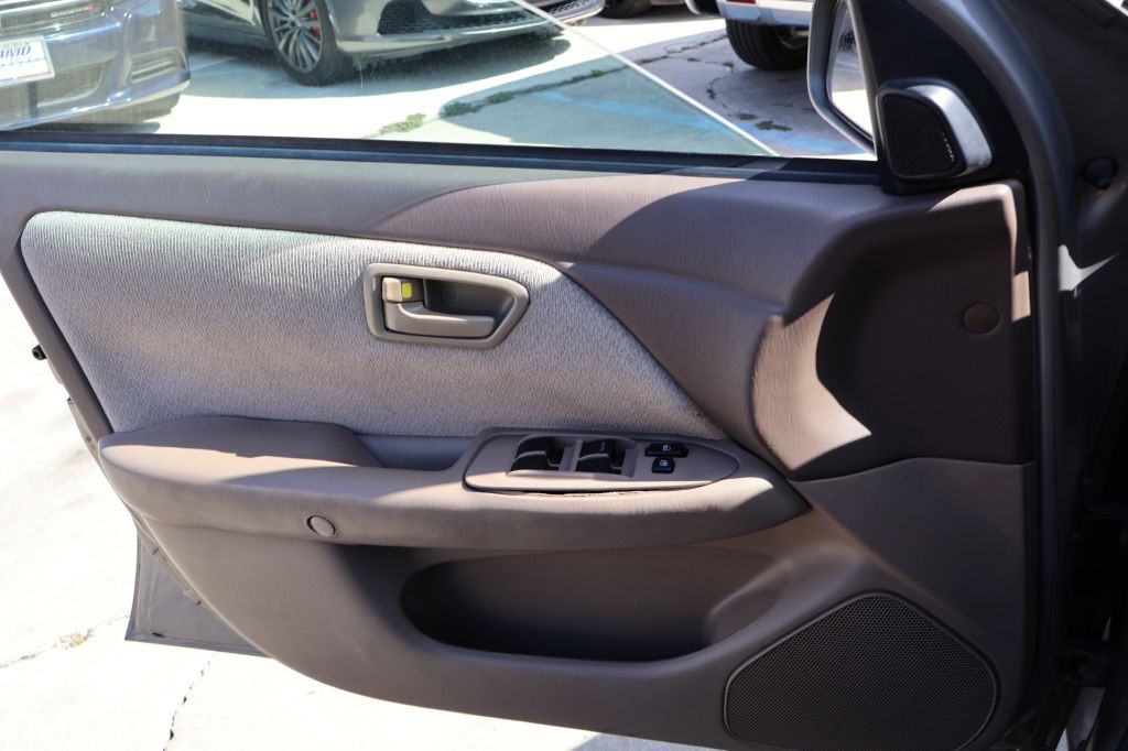 2001 Toyota Camry Image 23