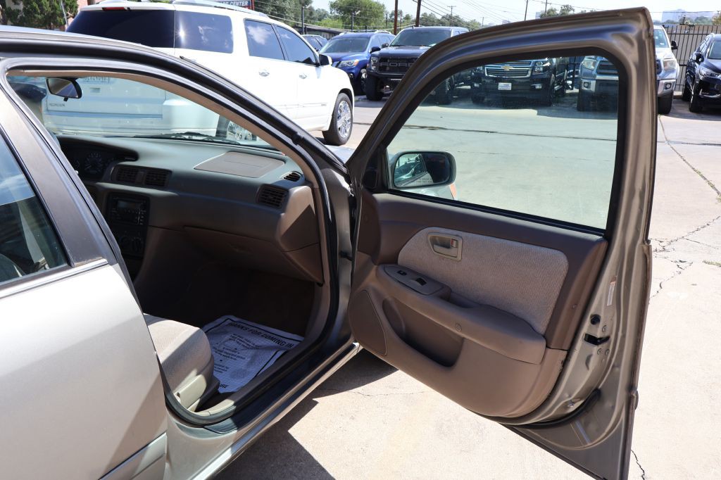 2001 Toyota Camry Image 36
