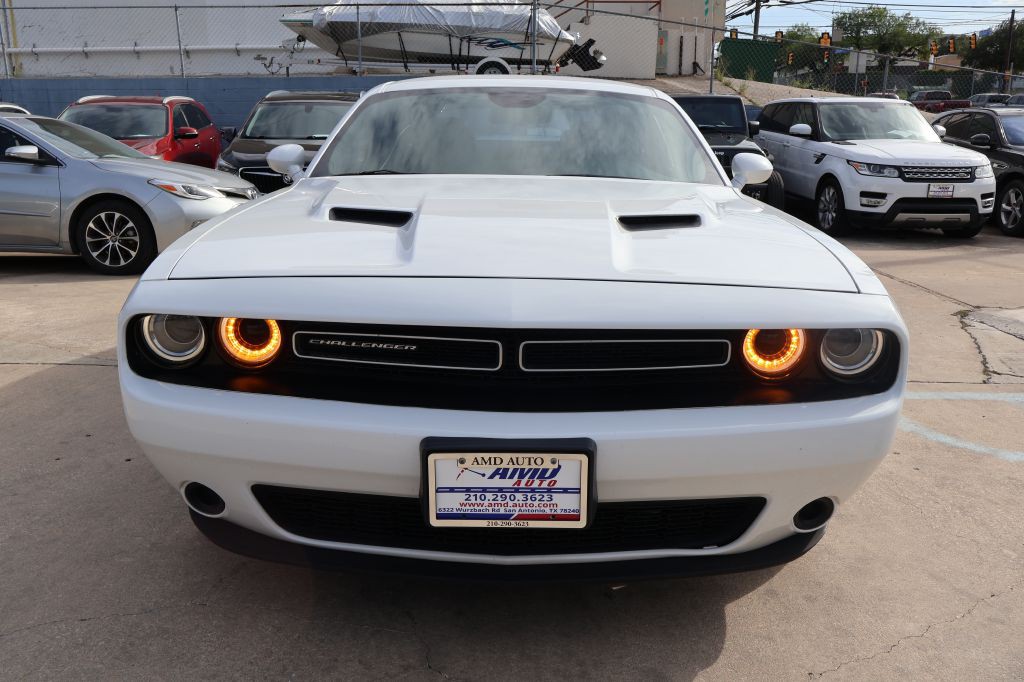 2016 Dodge Challenger Image 2
