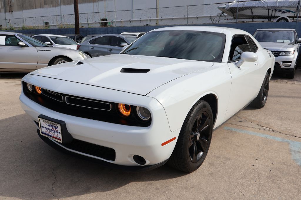 2016 Dodge Challenger Image 3
