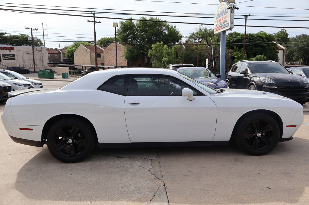 2016 Dodge Challenger Image 8