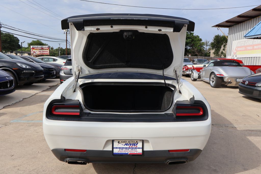 2016 Dodge Challenger Image 15