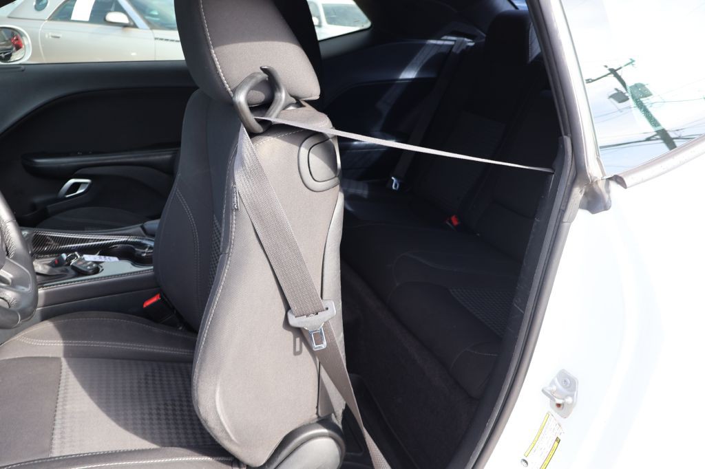 2016 Dodge Challenger Image 19