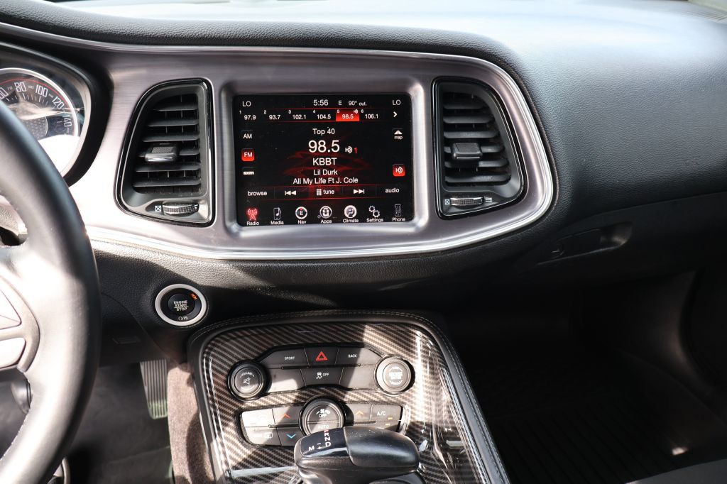 2016 Dodge Challenger Image 28