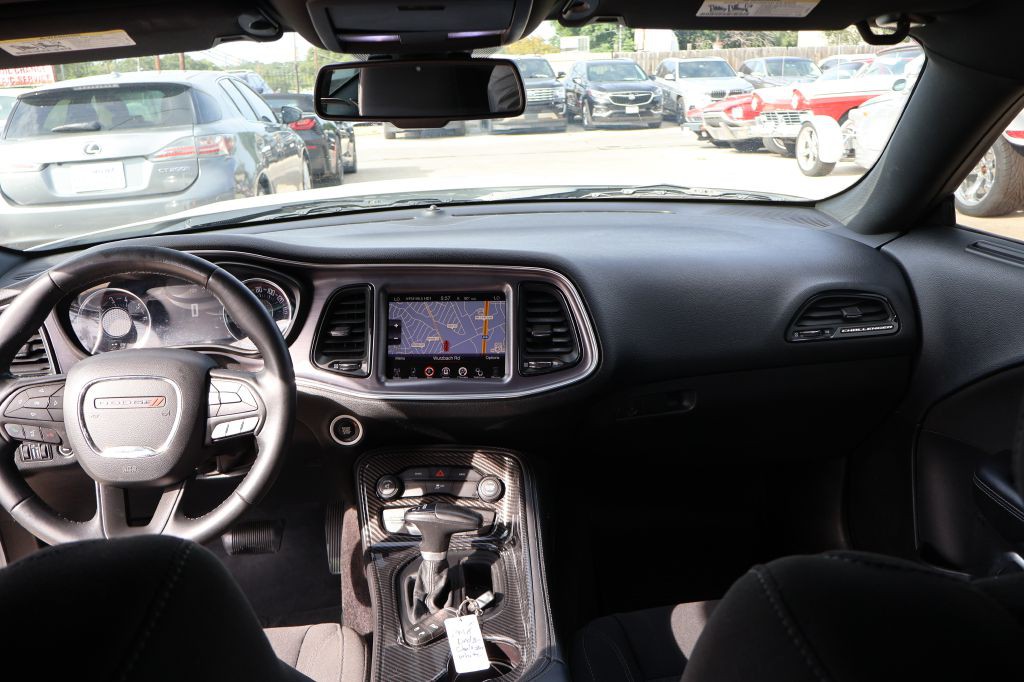 2016 Dodge Challenger Image 37