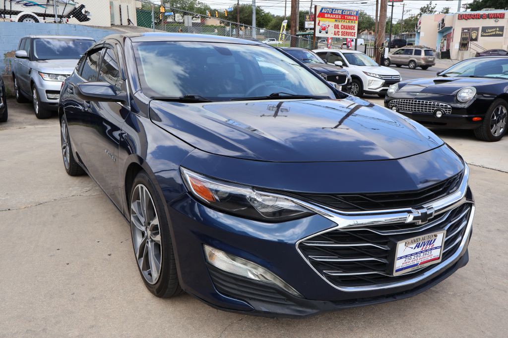 2022 Chevrolet Malibu Image 1