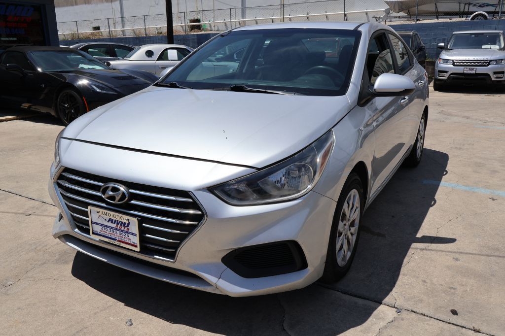 2020 Hyundai Accent Image 3