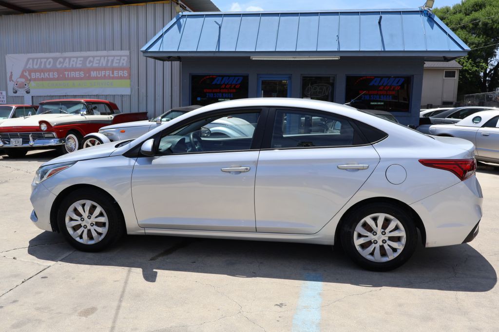 2020 Hyundai Accent Image 4