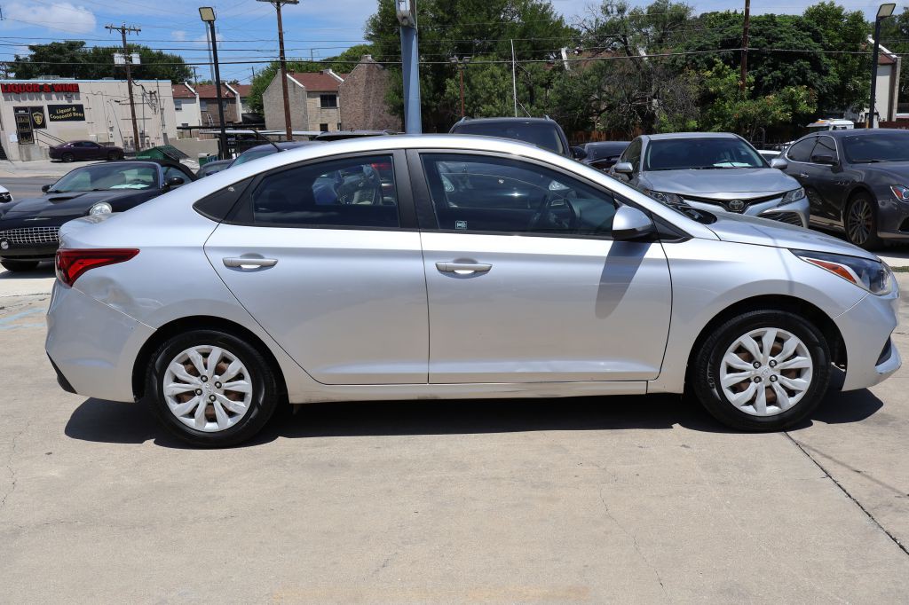 2020 Hyundai Accent Image 8