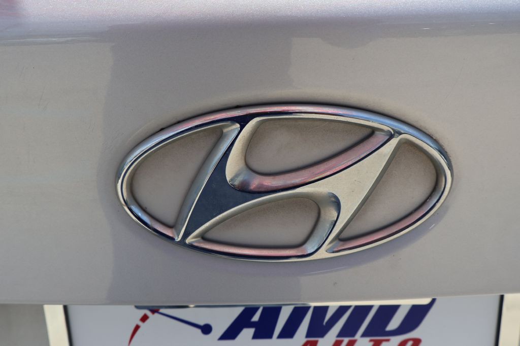 2020 Hyundai Accent Image 11