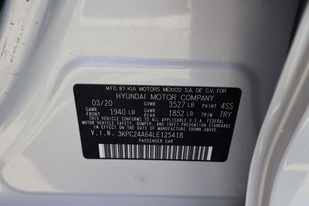 2020 Hyundai Accent Image 12