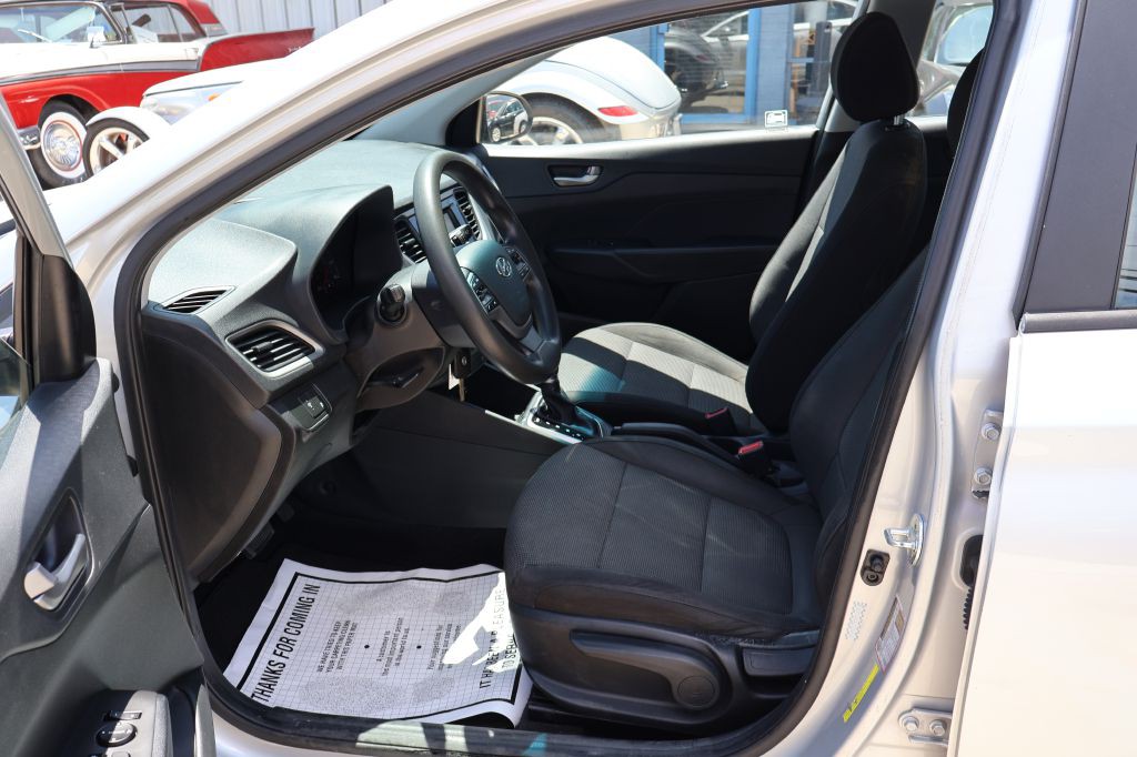 2020 Hyundai Accent Image 17