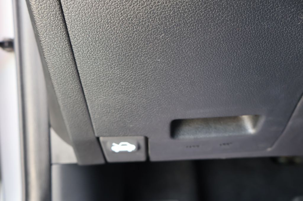 2020 Hyundai Accent Image 23