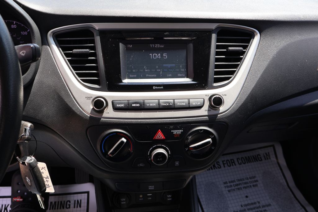 2020 Hyundai Accent Image 27