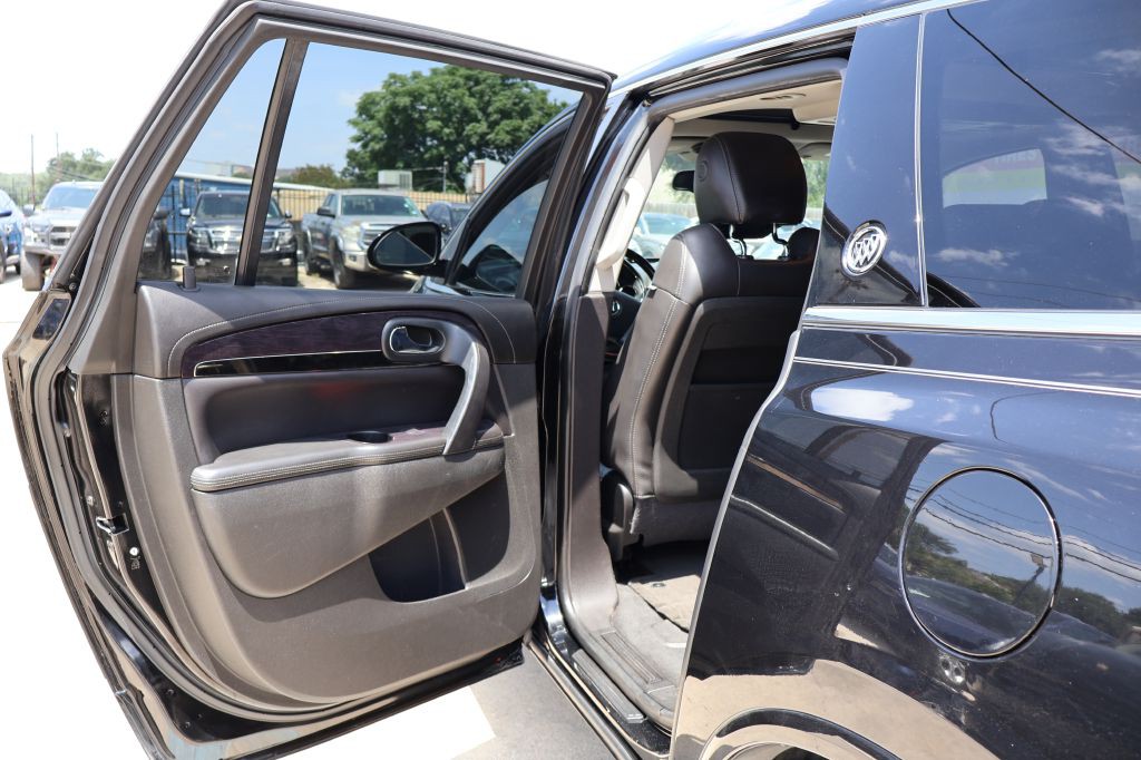 2017 Buick Enclave Image 28